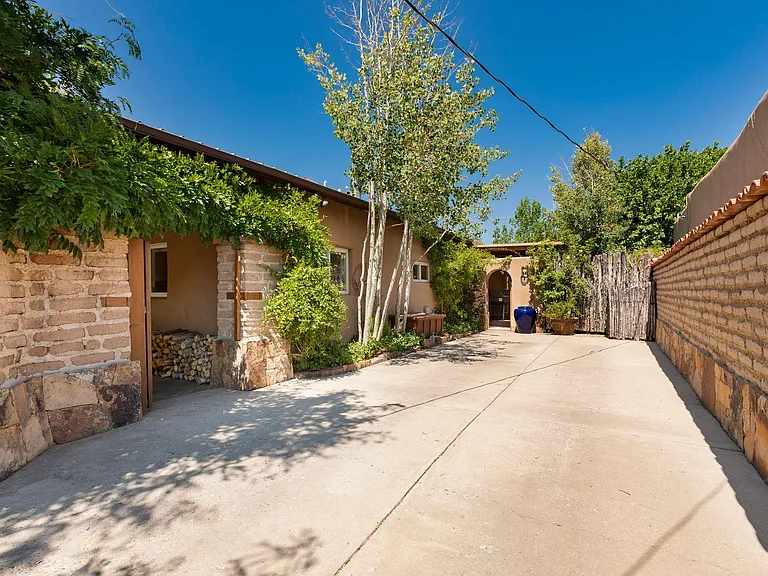 831 Ninita St — Photo 37