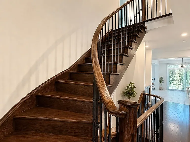 250 Admiral Dr — Photo 8