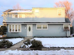 42 Arthur Ave, Carteret, NJ 07008