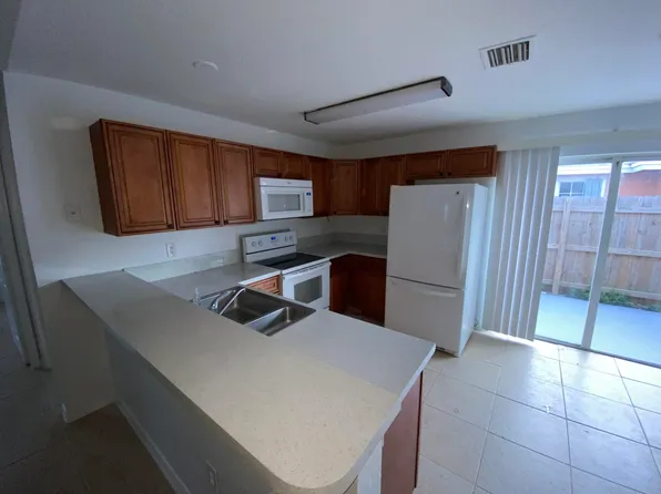 618 NE 1st St APT B, Boynton Beach, FL 33435