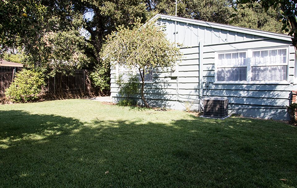1st image of 815 W Mariposa St