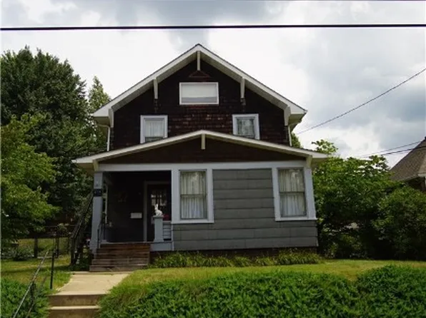 318 Keystone Dr, New Kensington, PA 15068