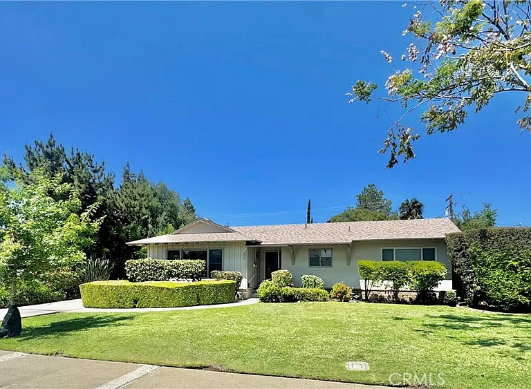 509 California Dr — Photo 1