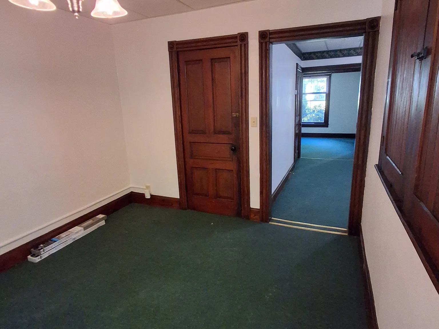 2 bed, 1300 sqft, $900 — Photo 4