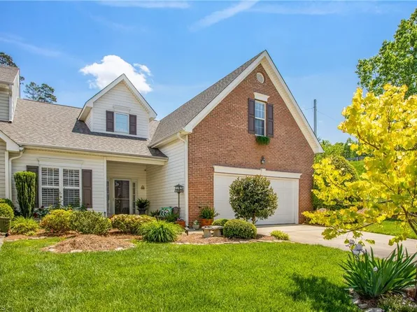 315 Misty Waters Ln, Jamestown, NC 27282