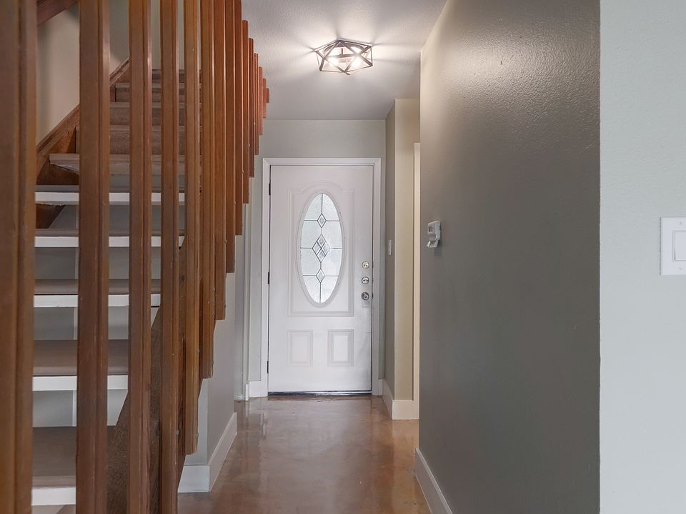 1st image of 1601A Summer Creek Ct