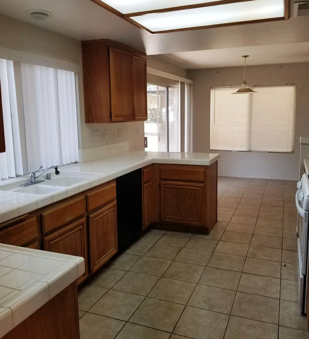 4 bed, 2600 sqft, $3,200 — Photo 3