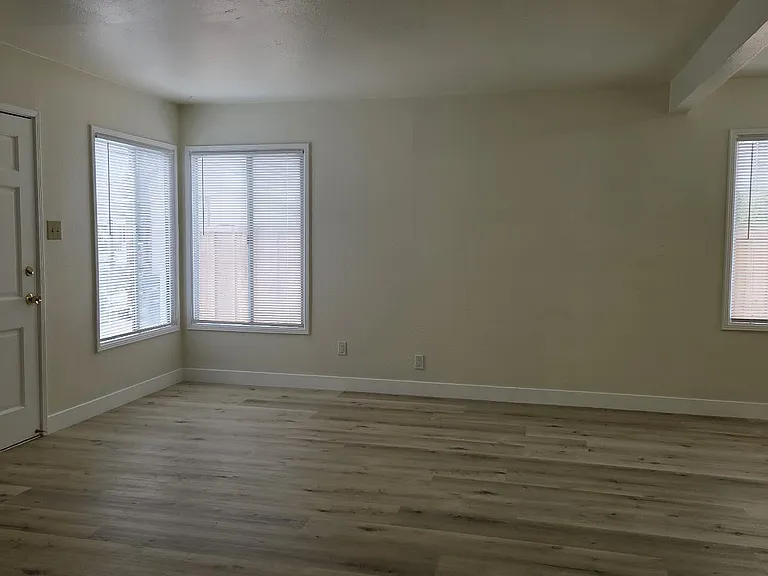 64 Preda St — Photo 1