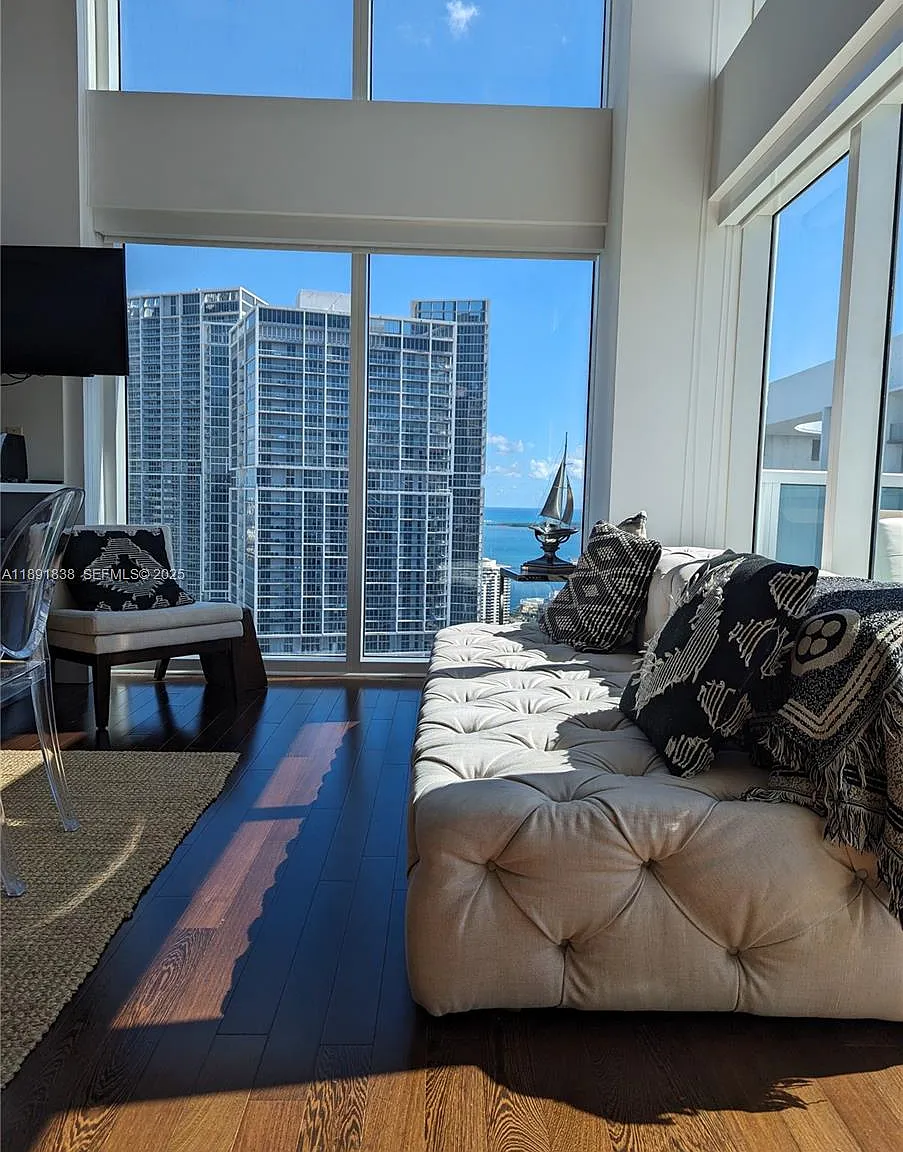 2 bed, 1289 sqft, $7,450 — Photo 4