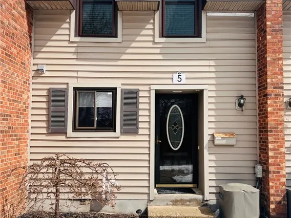 5 Chestnut Rd #5, New Hartford, NY 13413