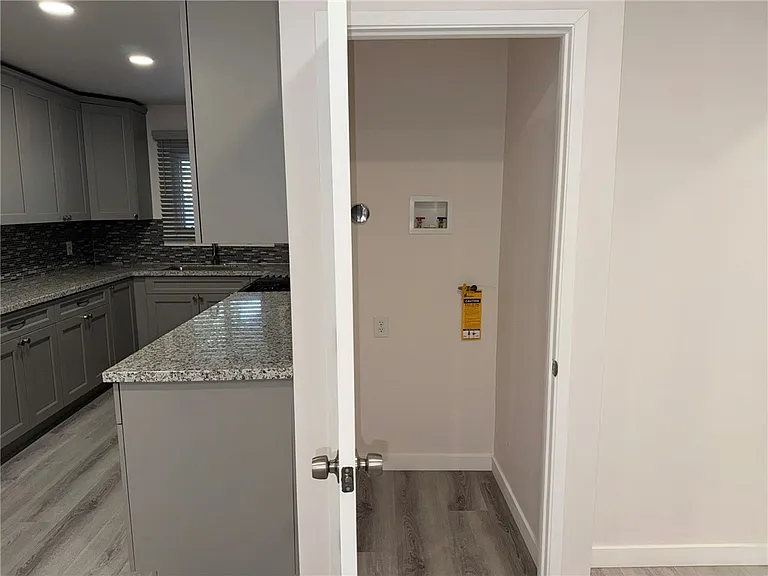 844 Woodlawn St #A — Photo 7