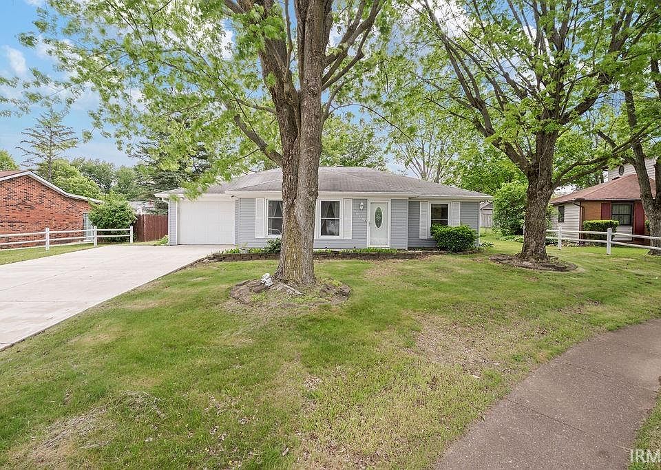 1st image of 1908 Versailles Dr
