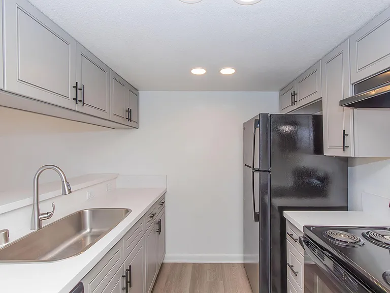 Glenoaks Terrace Apartments — Photo 15