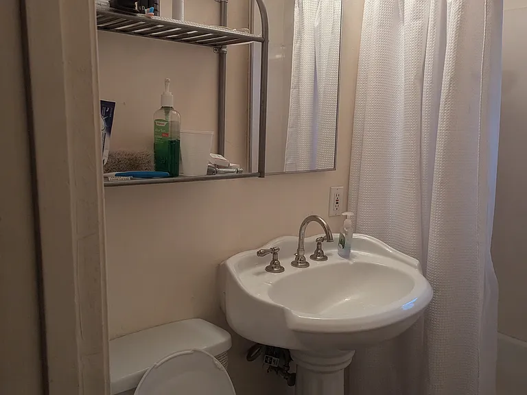 284 38th St #U3 — Photo 25
