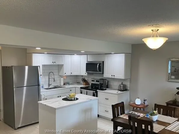 46 Indiana Pl, Amherstburg, ON N9V 3X5