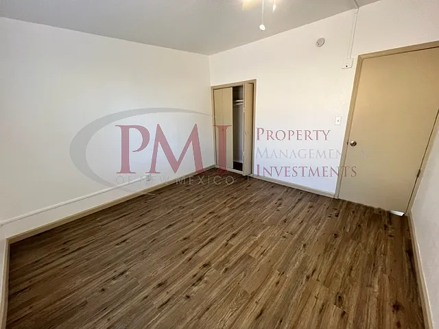2225 College Street — Photo 13