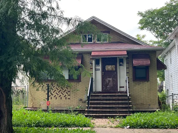 220 S 11th Ave, Maywood, IL 60153