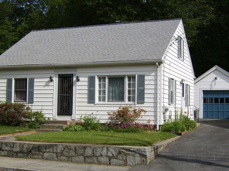 4 Beds, 1 bath, garage