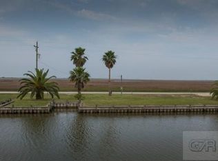 1169 N Stingaree Dr #18, Pt Bolivar, TX 77650