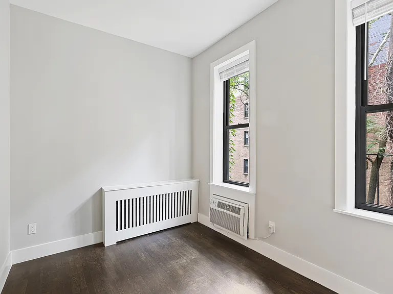 306 E 89th St #D — Photo 5