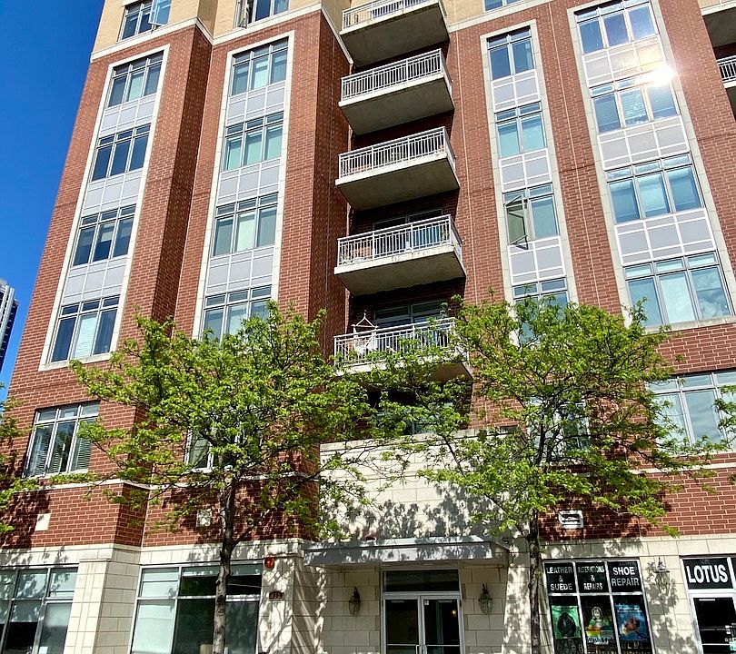 1st image of 657 W Fulton St Unit 203