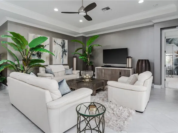 4664 Abaca Cir, Naples, FL 34119