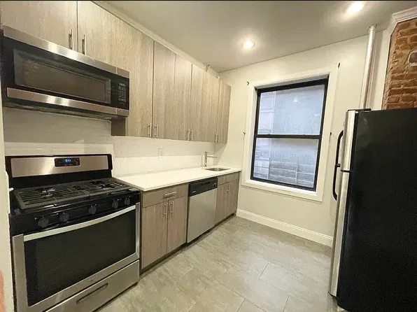 25 Vermilyea Ave, New York, NY