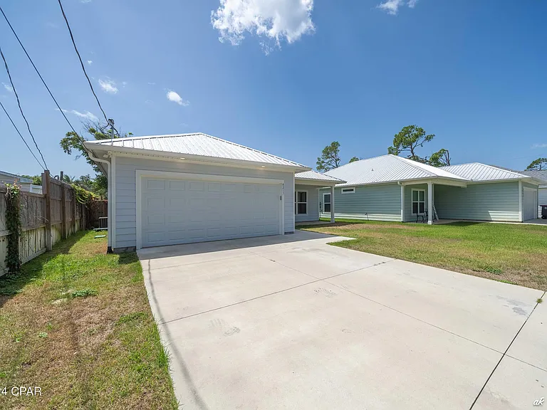 4217 Catherine St — Photo 4