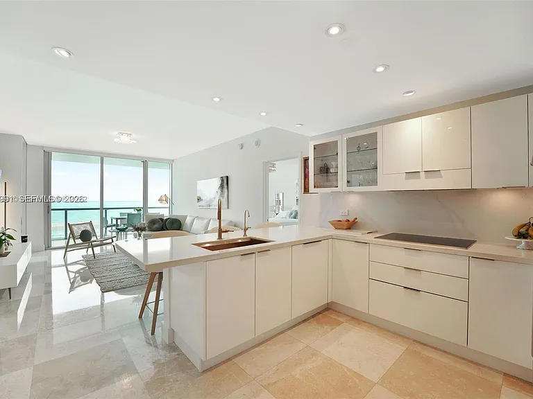 6799 Collins Ave #804 — Photo 2