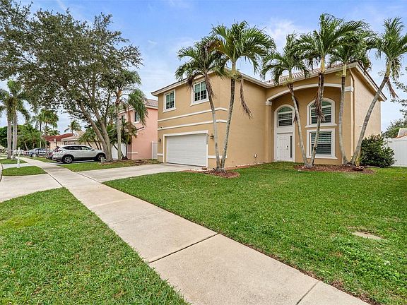 3rd image of 18940 NW 10th St