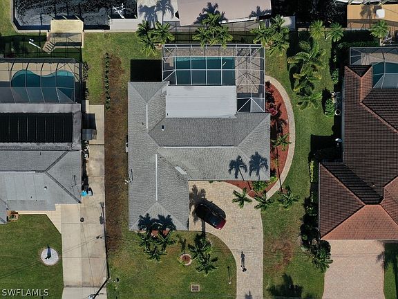 3rd image of 107 SW 58th Ter