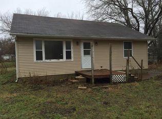 56383 Griffith Rd, Three Rivers, MI 49093