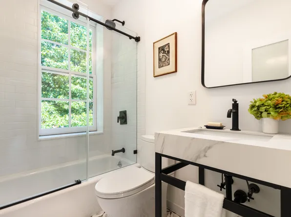 72 Verandah Place image 11 of 18