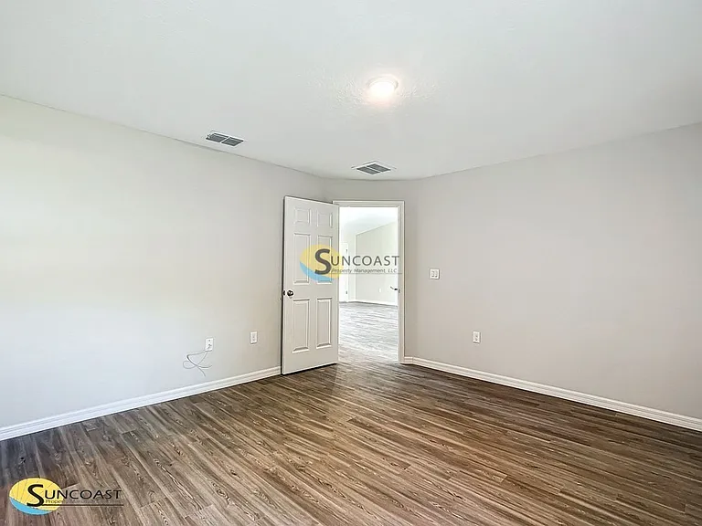 3367 S Dalton Ter — Photo 2