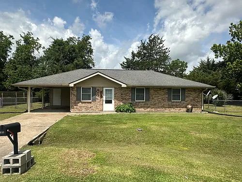 208 Arpent St Photo 1