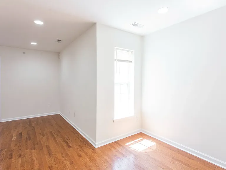 1712 Monument St #A — Photo 16