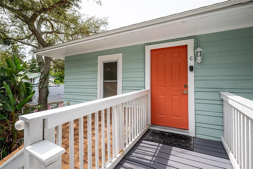2 bed, 1.0 bath, 1046 sqft, $1,995 — Photo 1