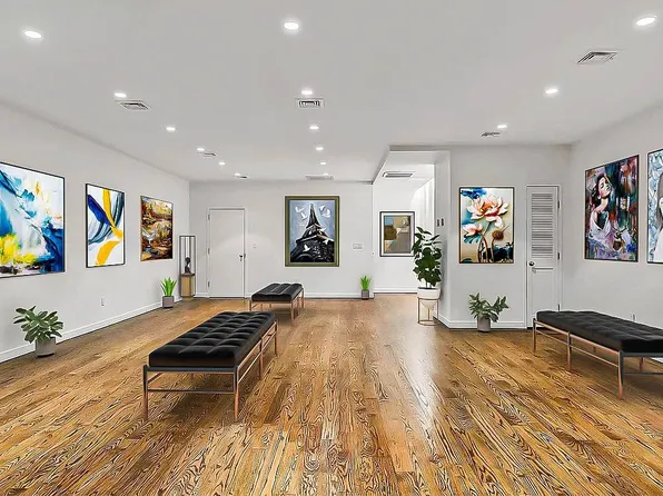 529 W 42nd St #1-C, New York, NY 10036