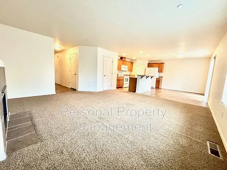 3371 NW 47th Dr — Photo 3