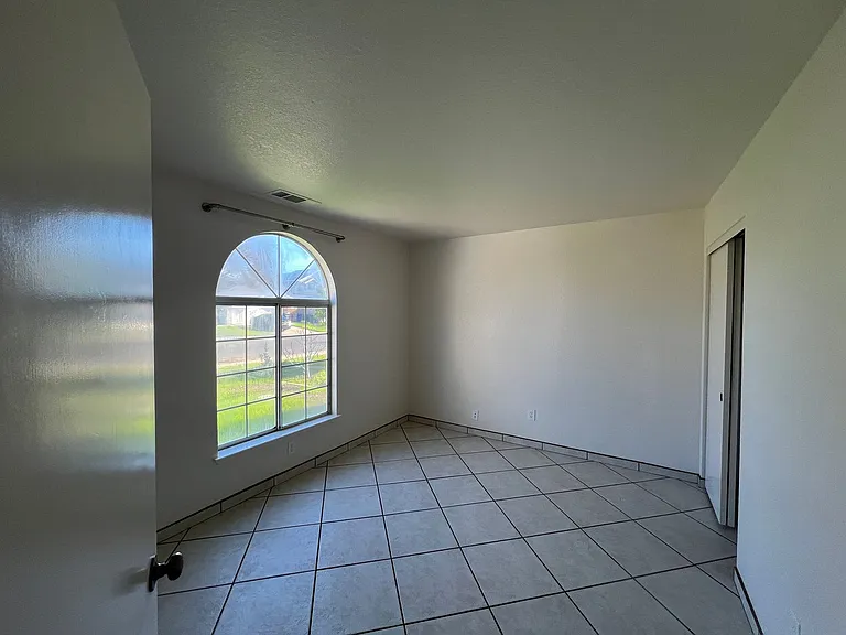 1513 Prospect Ln — Photo 17