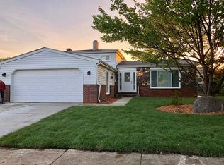 922 Wampum Ct, Carol Stream, IL 60188