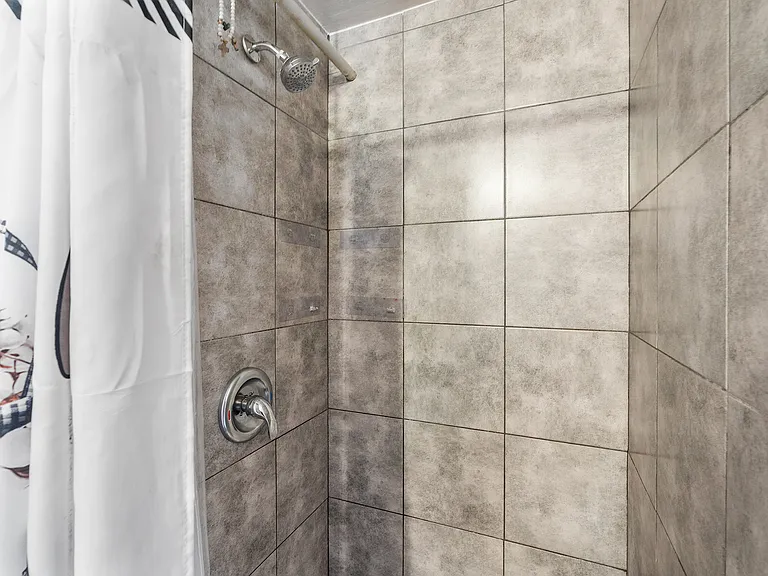 25 W Mount Vernon St #4 — Photo 9