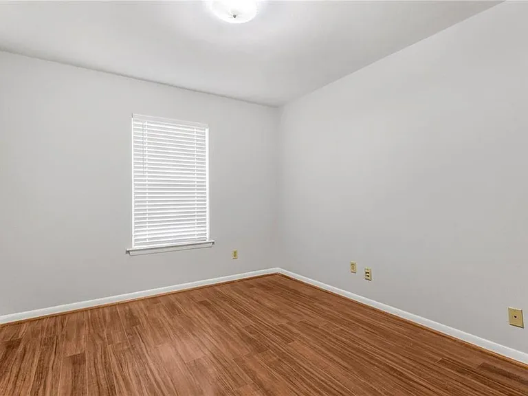 2316 Woodland Rd — Photo 35