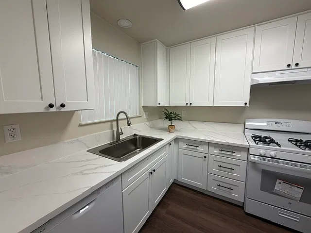 2201 San Lucas Court - B — Photo 4