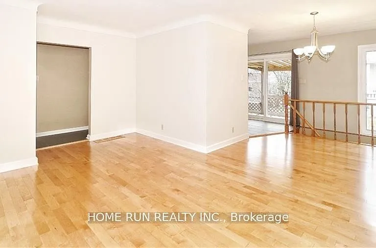 39 Epworth Ave — Photo 4