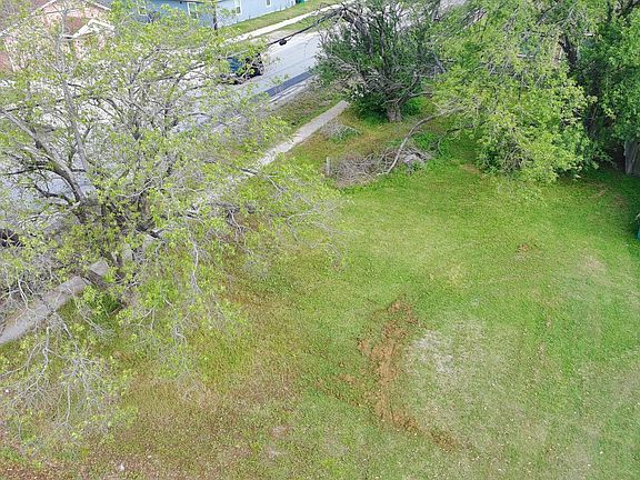 2nd image of 401 Rhode Island St