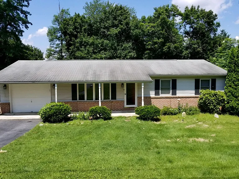 4090 Ridgeview Rd — Photo 1