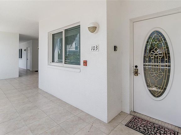 3rd image of 100 Bayside Dr APT 103
