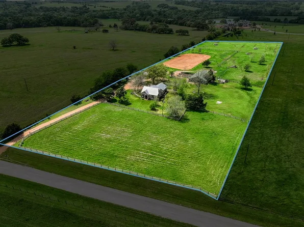 6055 Cedar Hill Rd, Brenham, TX 77833