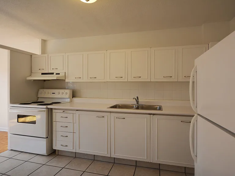 60 Daly Ave — Photo 6